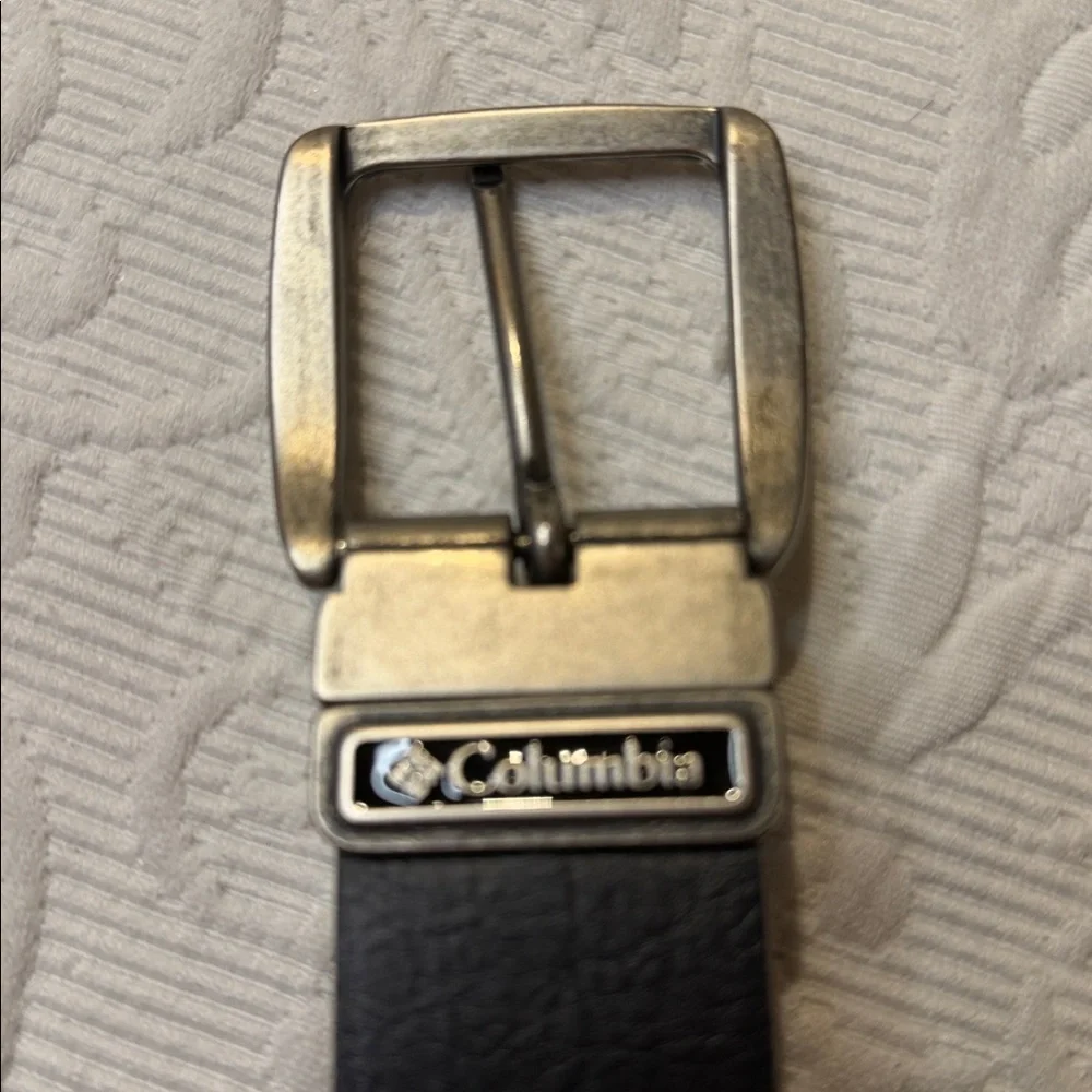 Columbia Men's Black/Brown Reversible Leather Belt. 34/36.